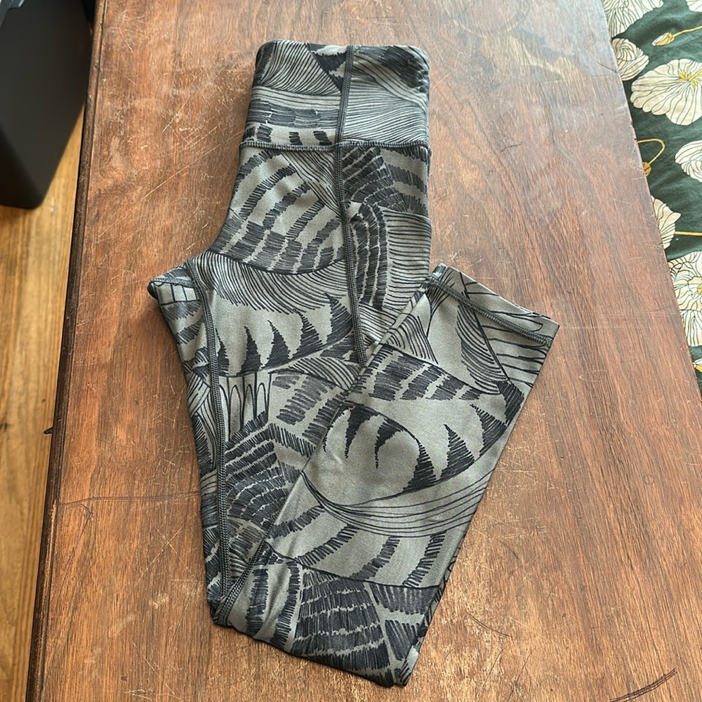 Athleta Pocket Leggings
